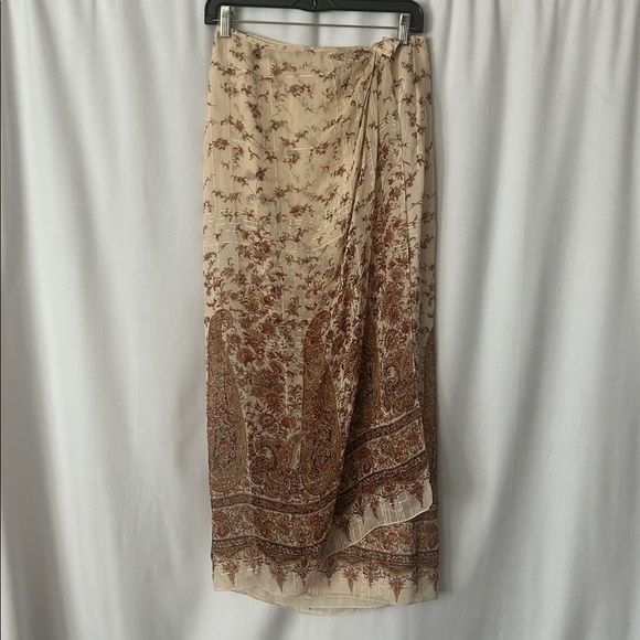 Emanuel Ungaro Dresses & Skirts - Emanuel Ungaro NWT Beige/Brown Silk Intricate Patterned Wrap Skirt **Size 8** 🌺🌺